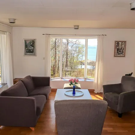 Holiday home Hjartnes By Interhome